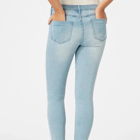 NWT Mid Rise Skinny Jeans - Picture 3 of 7